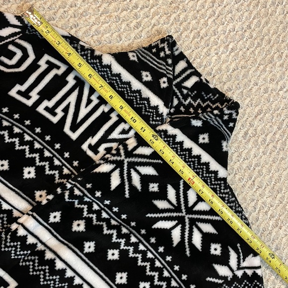 Victoria’s Secret Pink Black & White Plush Robe Size M/L - Picture 6 of 10